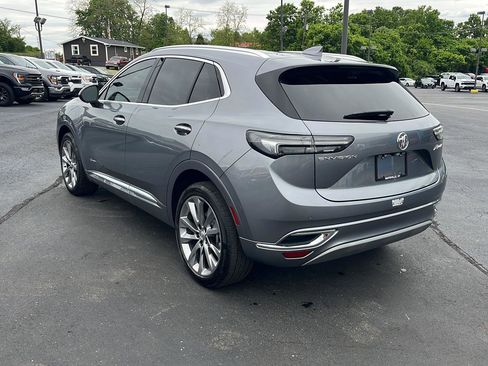 Used 2022 Buick Envision Avenir w/ Technology Package II FWD image 3
