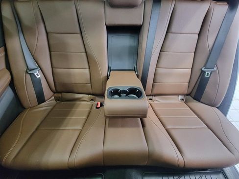 Used 2024 Mercedes-Benz GLE 350 4MATIC image 23