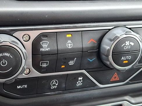 Used 2018 Jeep Wrangler Unlimited Sport S AWD/4WD image 28