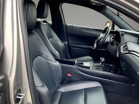 Used 2021 Lexus UX 200 w/ Accessory Package (Z2) image 7