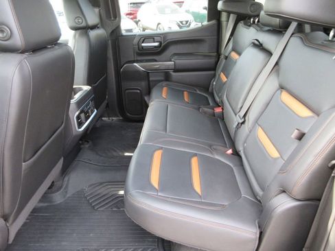 Certified 2020 GMC Sierra 1500 AT4 w/ AT4 Premium Package image 17