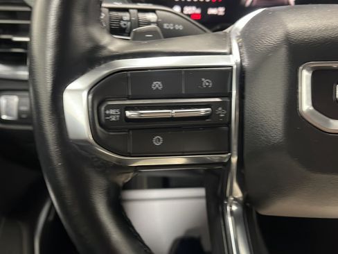 Used 2025 GMC Acadia Elevation AWD/4WD image 6