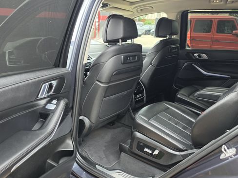 Used 2022 BMW X7 xDrive40i w/ Premium Package AWD/4WD image 22