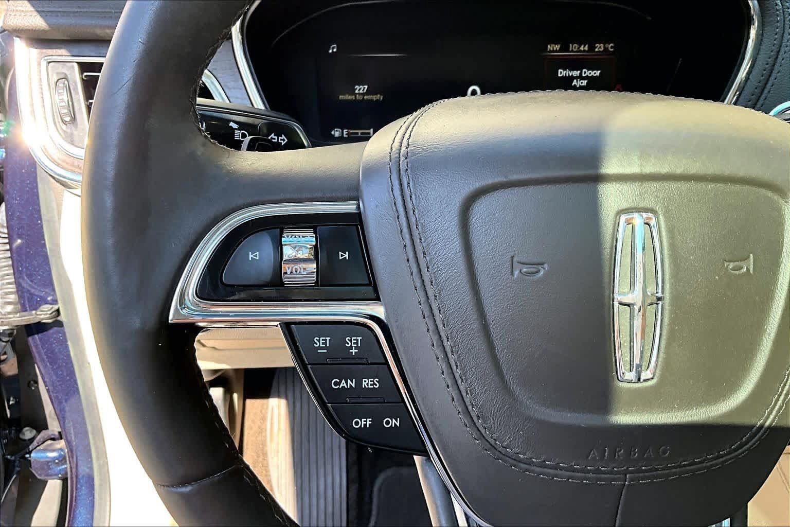 Used 2017 Lincoln Continental Reserve w/ Climate Package FWD image 24