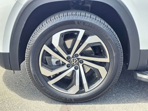 Certified 2023 Volkswagen Atlas SEL AWD/4WD image 7