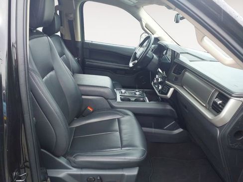 Certified 2024 Ford Expedition XLT image 9