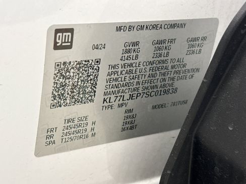 Used 2025 Chevrolet Trax RS FWD image 11