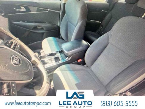 Used 2020 Kia Sorento LX FWD image 4