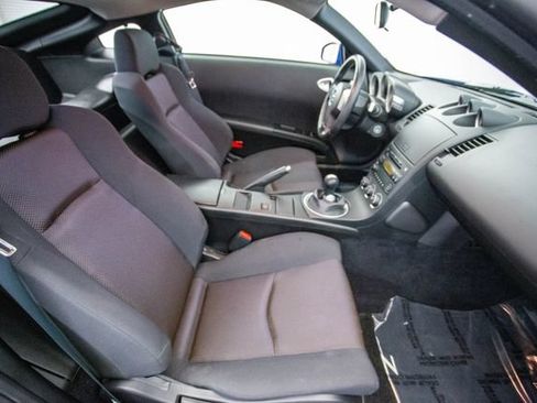Used 2005 Nissan 350Z Coupe w/ (N93) Cargo Convenience Pkg RWD image 20