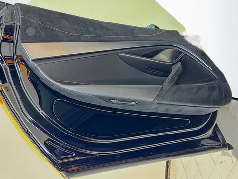 Used 2024 McLaren 750S image 15