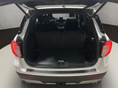 Used 2021 Ford Explorer Platinum w/ Premium Technology Package image 24