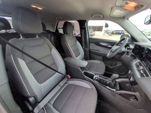Used 2025 Chevrolet TrailBlazer LT AWD/4WD image 30
