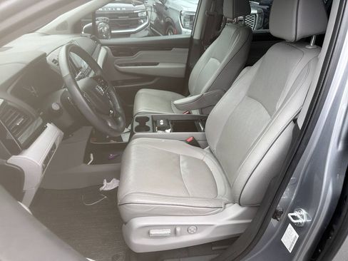 Used 2023 Honda Odyssey Elite image 5