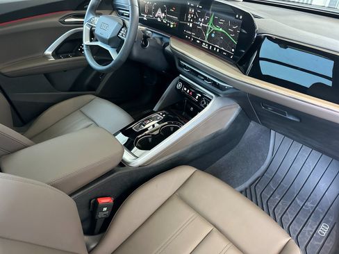 Used 2025 Audi Q5 Premium Plus AWD/4WD image 17
