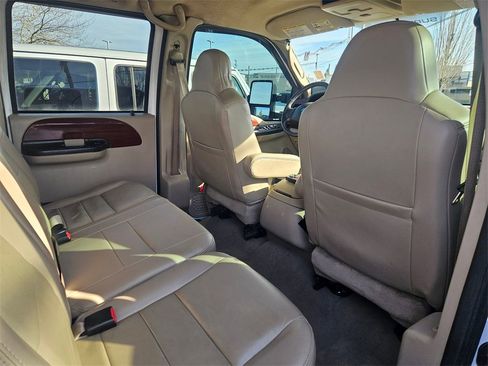 Used 2006 Ford F250 Lariat image 35