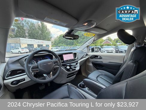 Used 2024 Chrysler Pacifica Touring-L FWD image 10