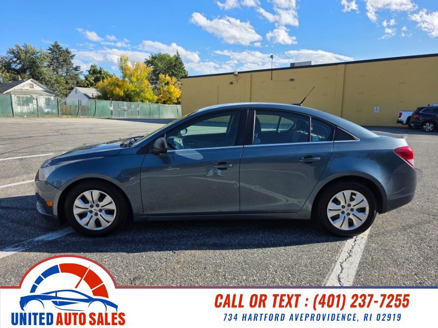 Used 2012 Chevrolet Cruze LS w/ Connectivity Package FWD image 2