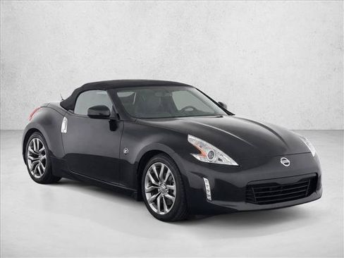 Used 2014 Nissan 370Z Touring w/ Navigation Package RWD image 3