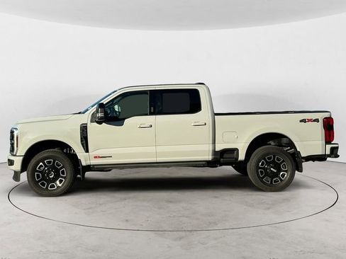 Used 2025 Ford F350 Platinum AWD/4WD image 2
