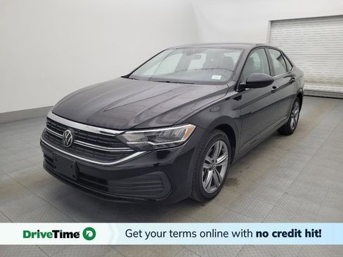 Used 2024 Volkswagen Jetta SE image 1