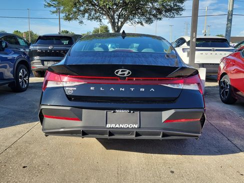 Used 2024 Hyundai Elantra SEL FWD image 8