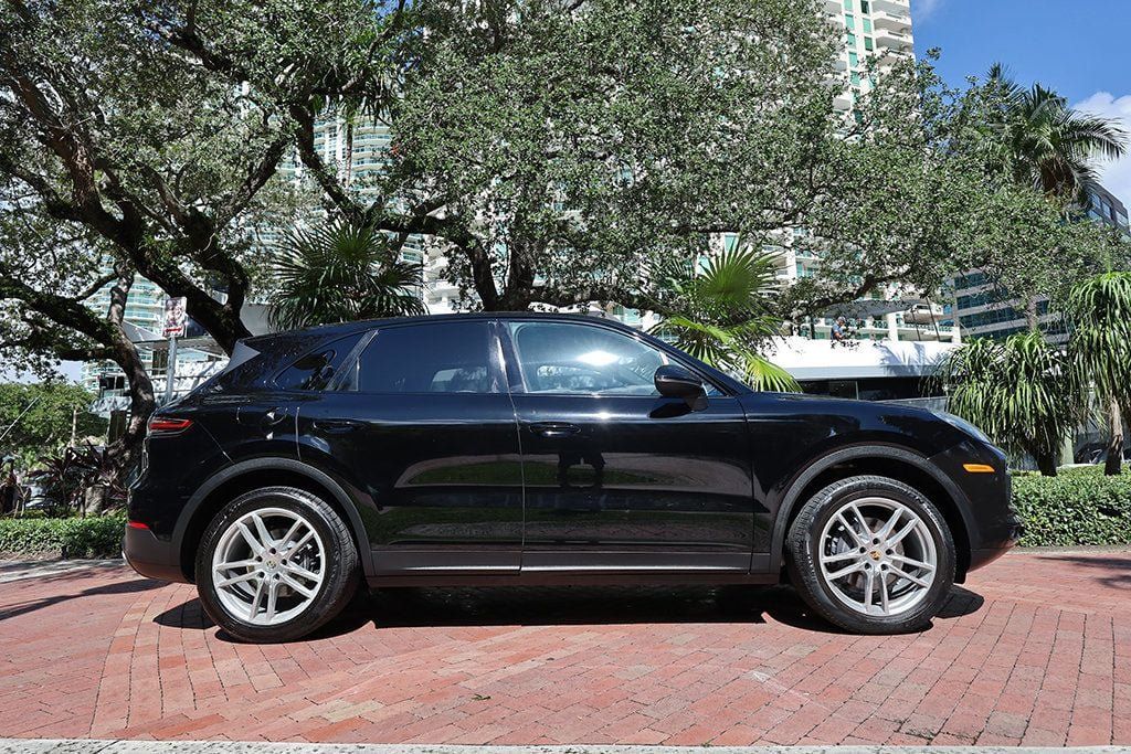 Used 2020 Porsche Cayenne AWD/4WD image 22