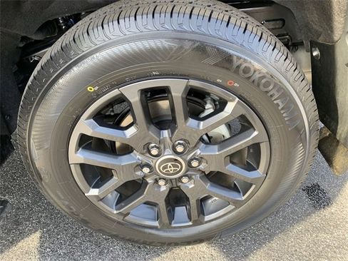 Used 2023 Toyota Sequoia Platinum image 37