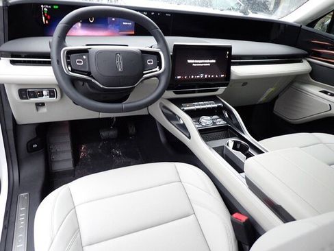 New 2026 Lincoln Nautilus Premier image 39