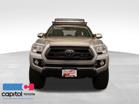 Certified 2022 Toyota Tacoma SR5 AWD/4WD image 7