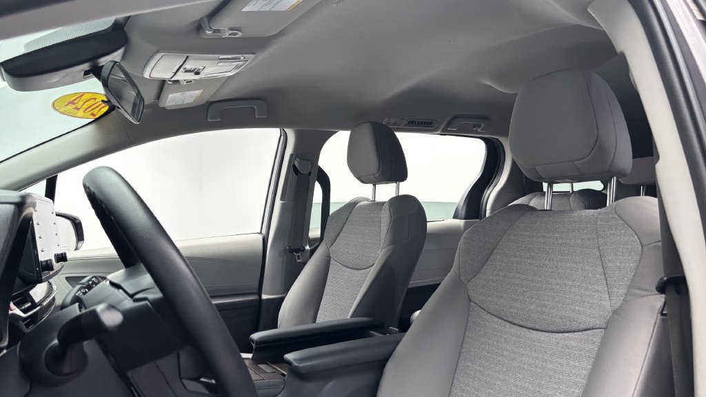 Certified 2024 Toyota Sienna LE FWD image 10