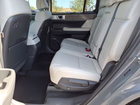 Certified 2024 Hyundai Santa Fe Limited FWD image 17
