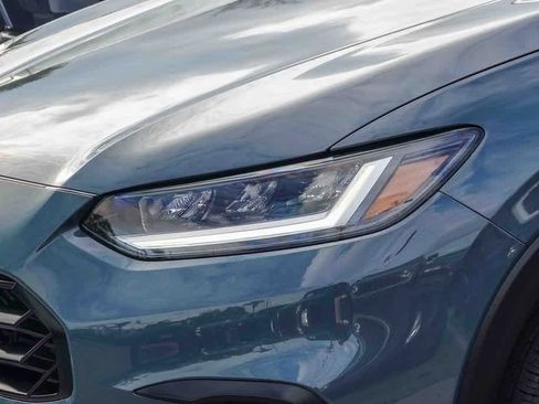 Used 2025 Honda HR-V Sport image 8
