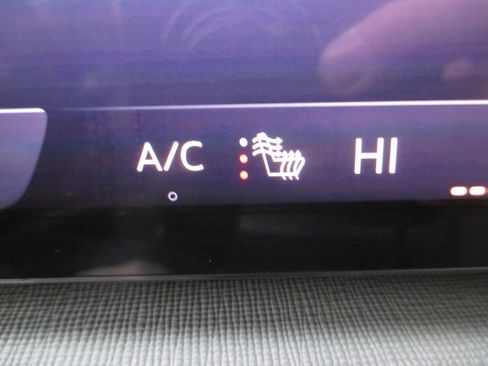 Used 2025 Buick Enclave Preferred image 22