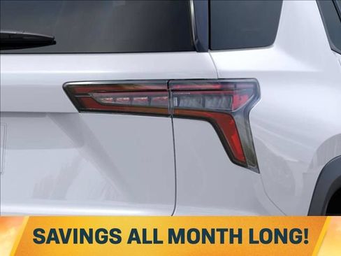 New 2026 Chevrolet Equinox LT w/ Convenience Package II FWD image 11