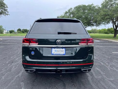 Used 2021 Volkswagen Atlas SE w/ Panoramic Sunroof Package FWD image 5