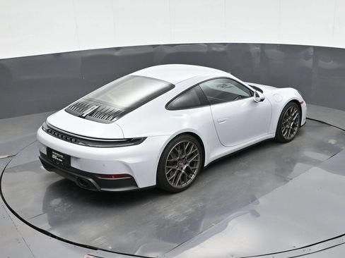 Certified 2025 Porsche 911 Carrera RWD image 30