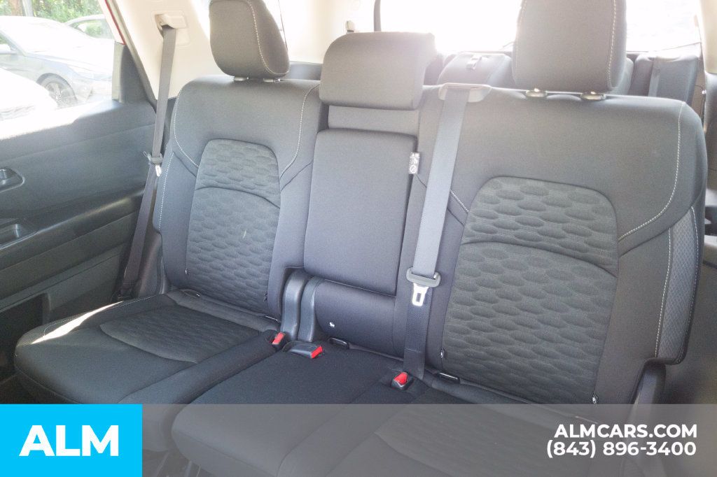 Used 2024 Nissan Pathfinder SV AWD/4WD image 17