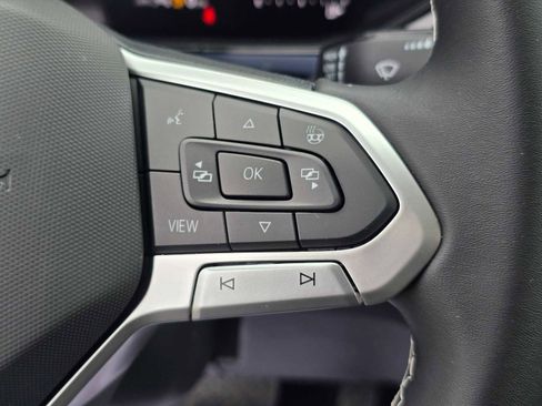 New 2024 Volkswagen Taos SE image 32