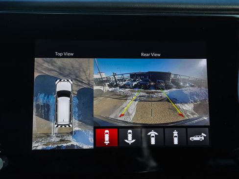 Used 2023 Jeep Wagoneer L Series III w/ Premium Group I image 18