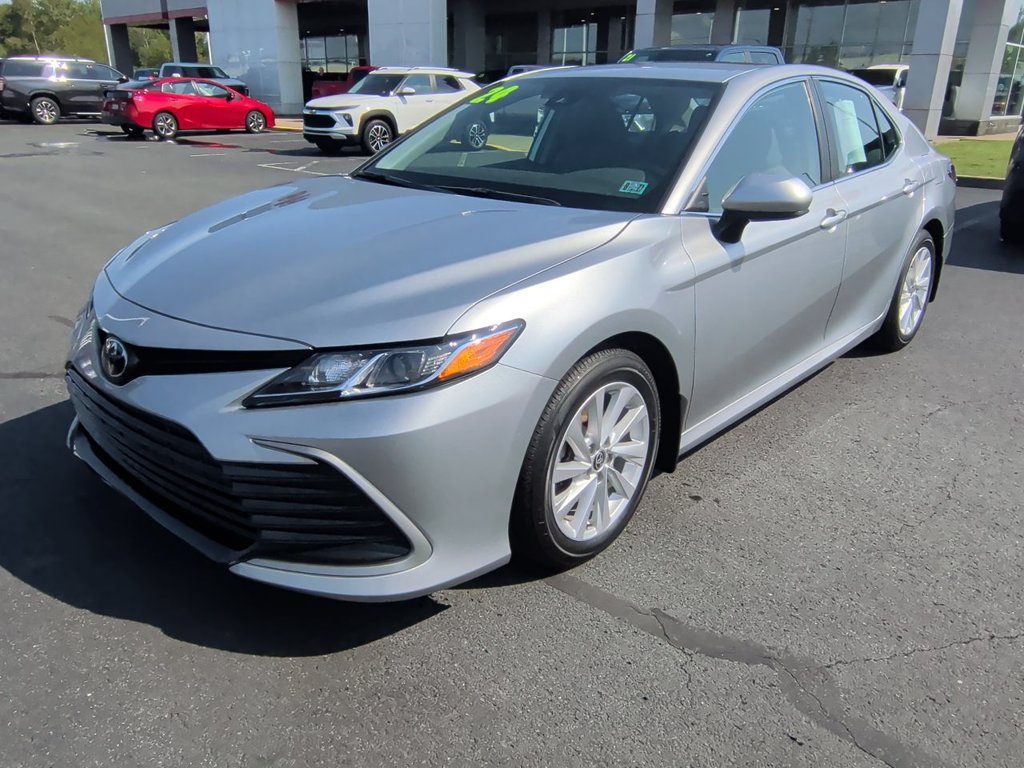 Used 2024 Toyota Camry LE FWD image 4