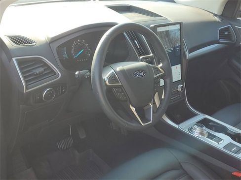 Certified 2024 Ford Edge SEL w/ Convenience Package image 12