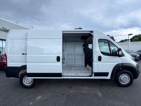 Used 2026 RAM ProMaster 2500 w/ Convenience Group FWD image 10