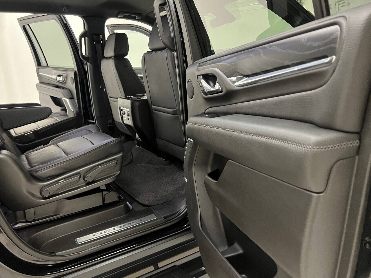 Used 2021 GMC Yukon XL Denali AWD/4WD image 75