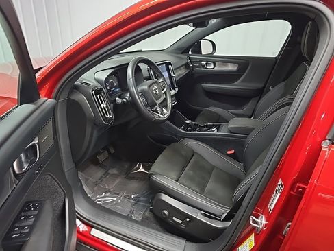 Used 2023 Volvo C40 P8 Recharge Ultimate w/ Protection Package Premier image 29