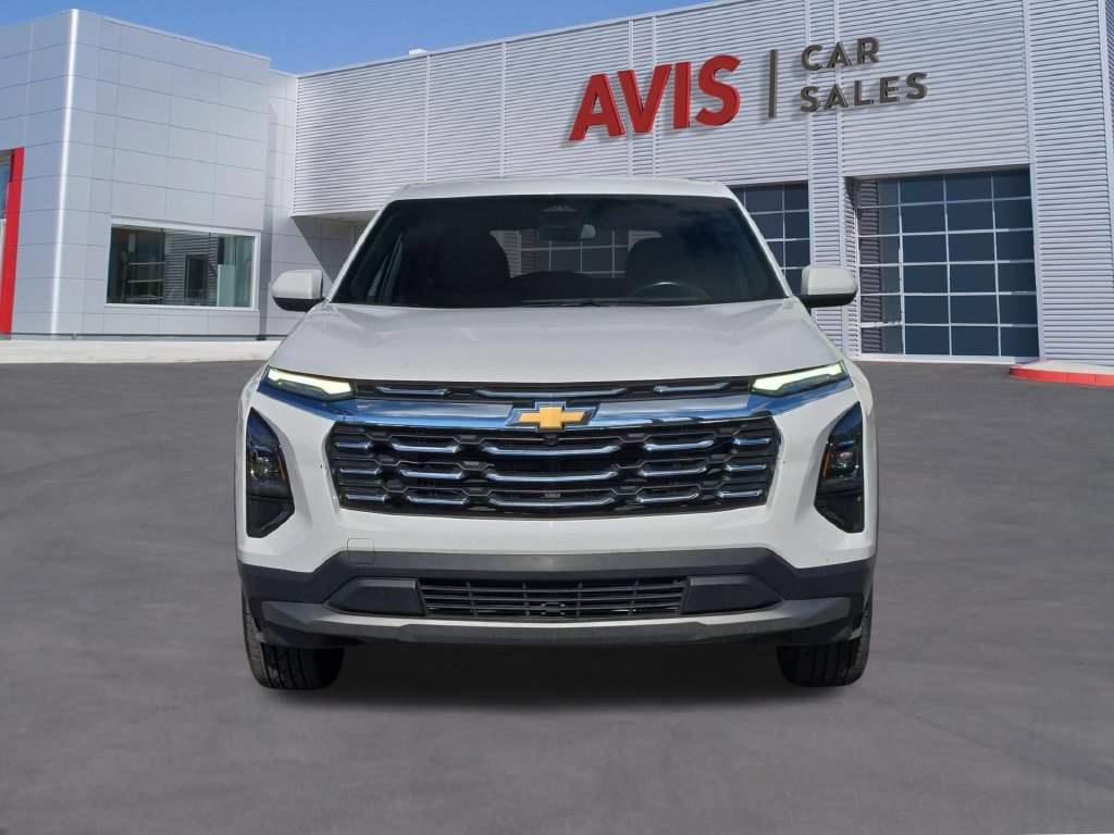 Used 2026 Chevrolet Equinox LT FWD image 2