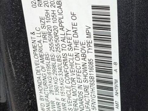 Certified 2025 Honda Pilot Touring image 29