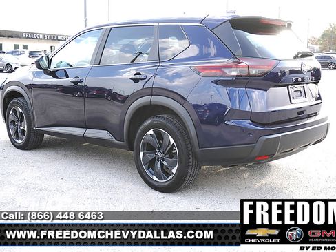 Used 2024 Nissan Rogue SV AWD/4WD image 7