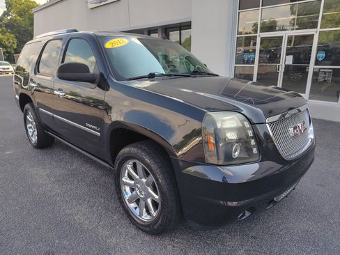 Used 2012 GMC Yukon Denali image 2