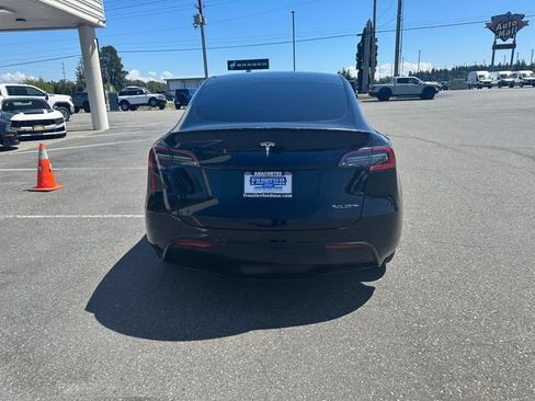 Used 2023 Tesla Model Y Performance AWD/4WD image 3