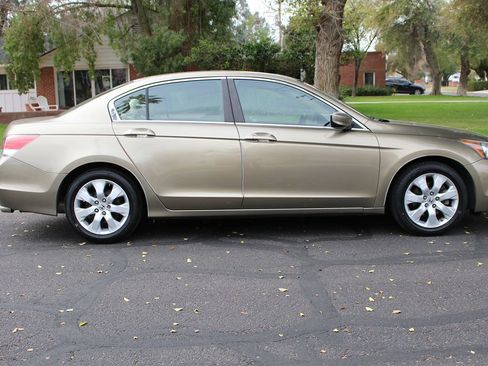 Used 2009 Honda Accord EX image 3